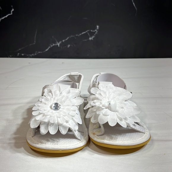 Unbranded Baby Sandals White sz 2 - Picture 2 of 8